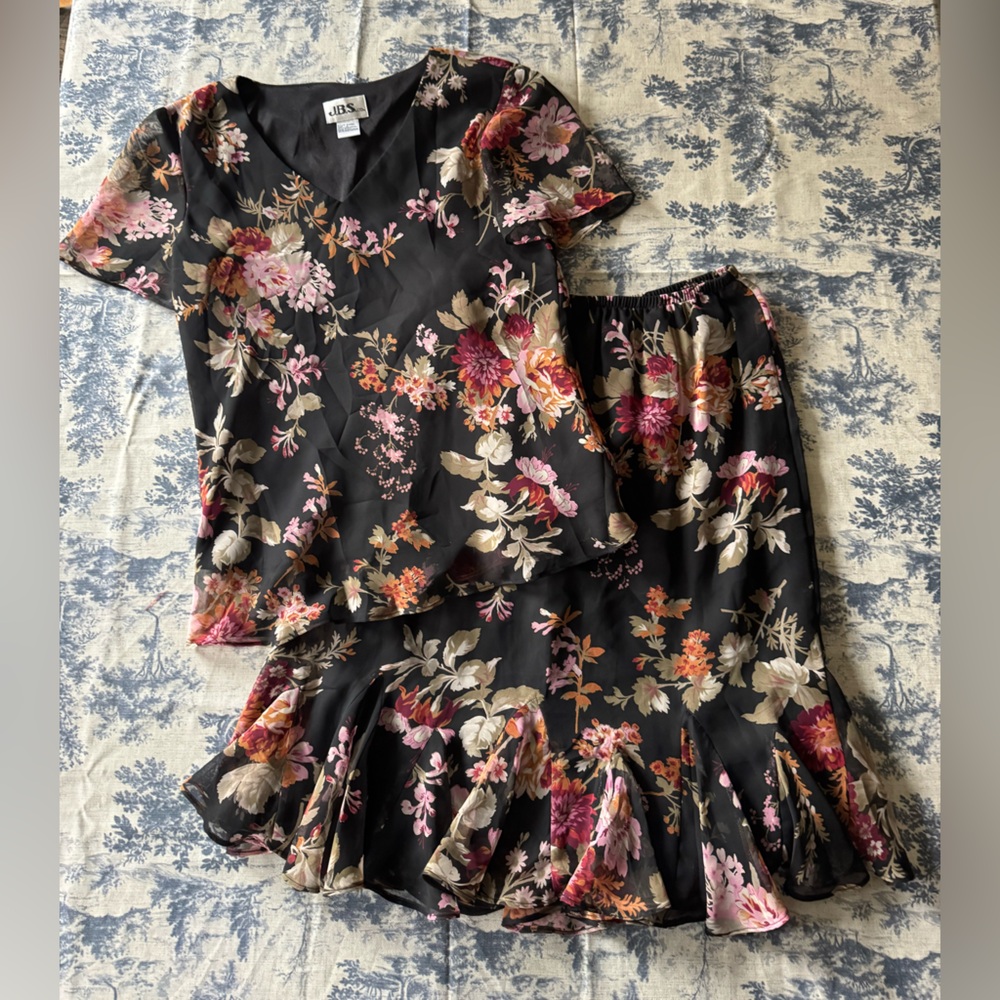 Vintage JBS Floral skirt shirt set